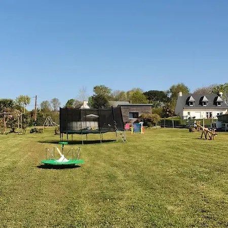 Holiday home Le Paradis Des Enfants Et Sa Maison En Bois
