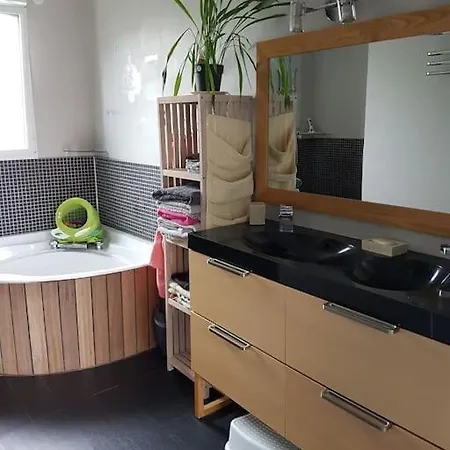 Le Paradis Des Enfants Et Sa Maison En Bois * Combrit