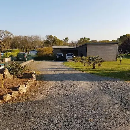 Holiday home Le Paradis Des Enfants Et Sa Maison En Bois