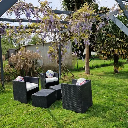 Holiday home Le Paradis Des Enfants Et Sa Maison En Bois